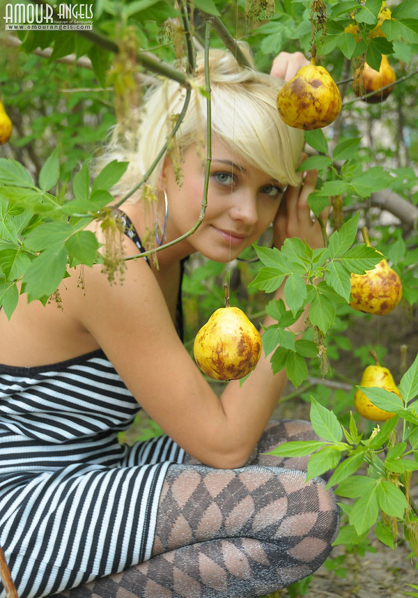 Инна, 24 года, 0 размер груди